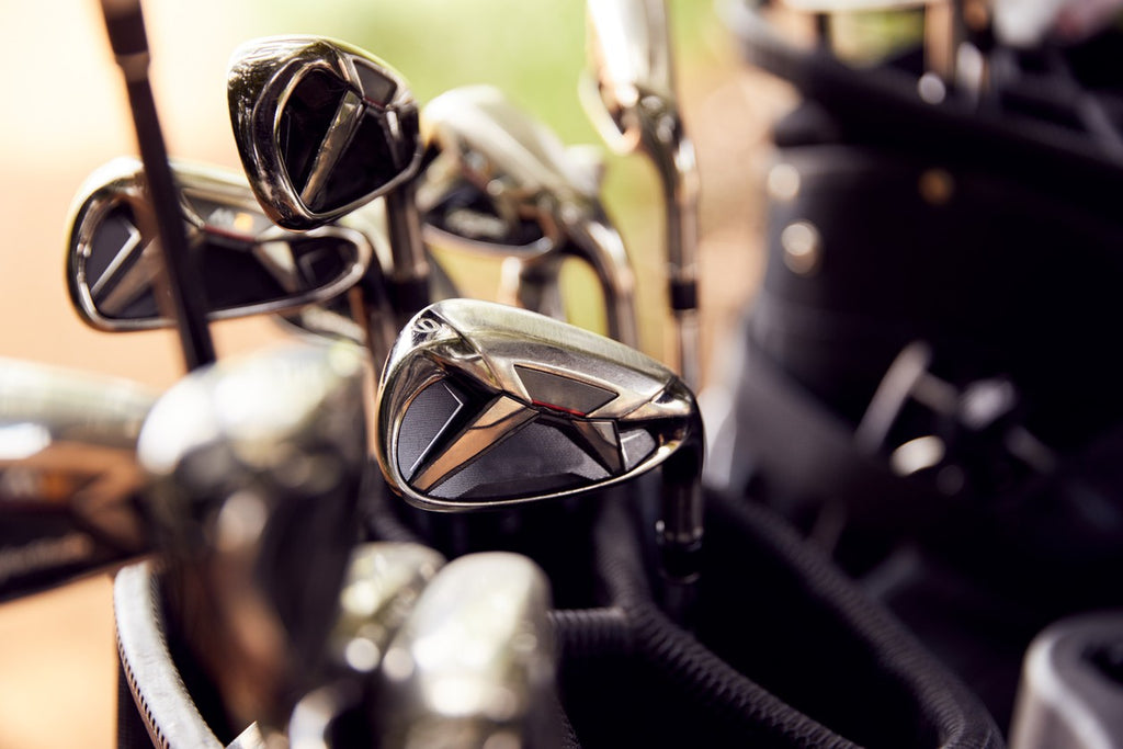 close-up-golf-clubs-in-bag